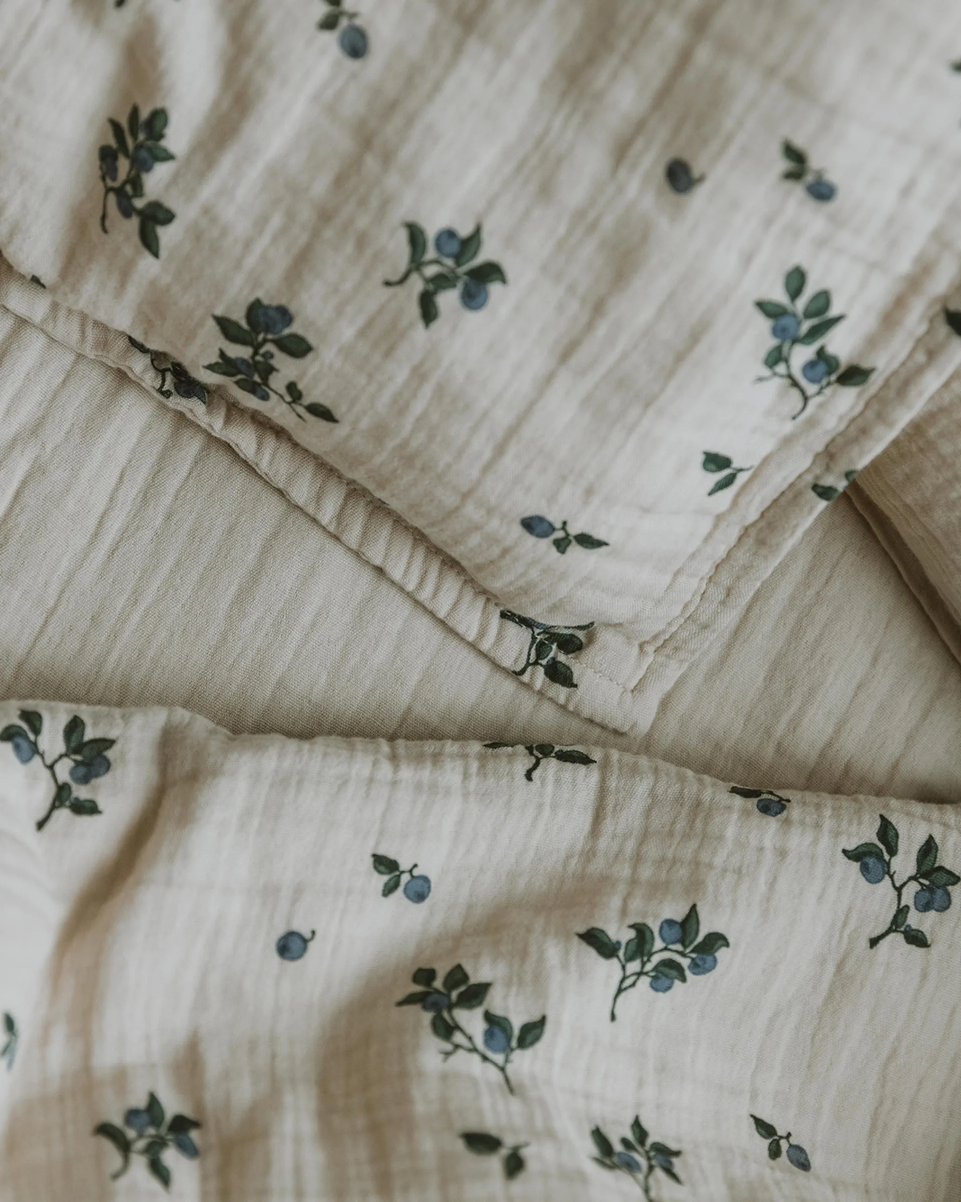 Blueberry Muslin sengesett baby, 70x80 cm/28x35 cm Garbo&Friends