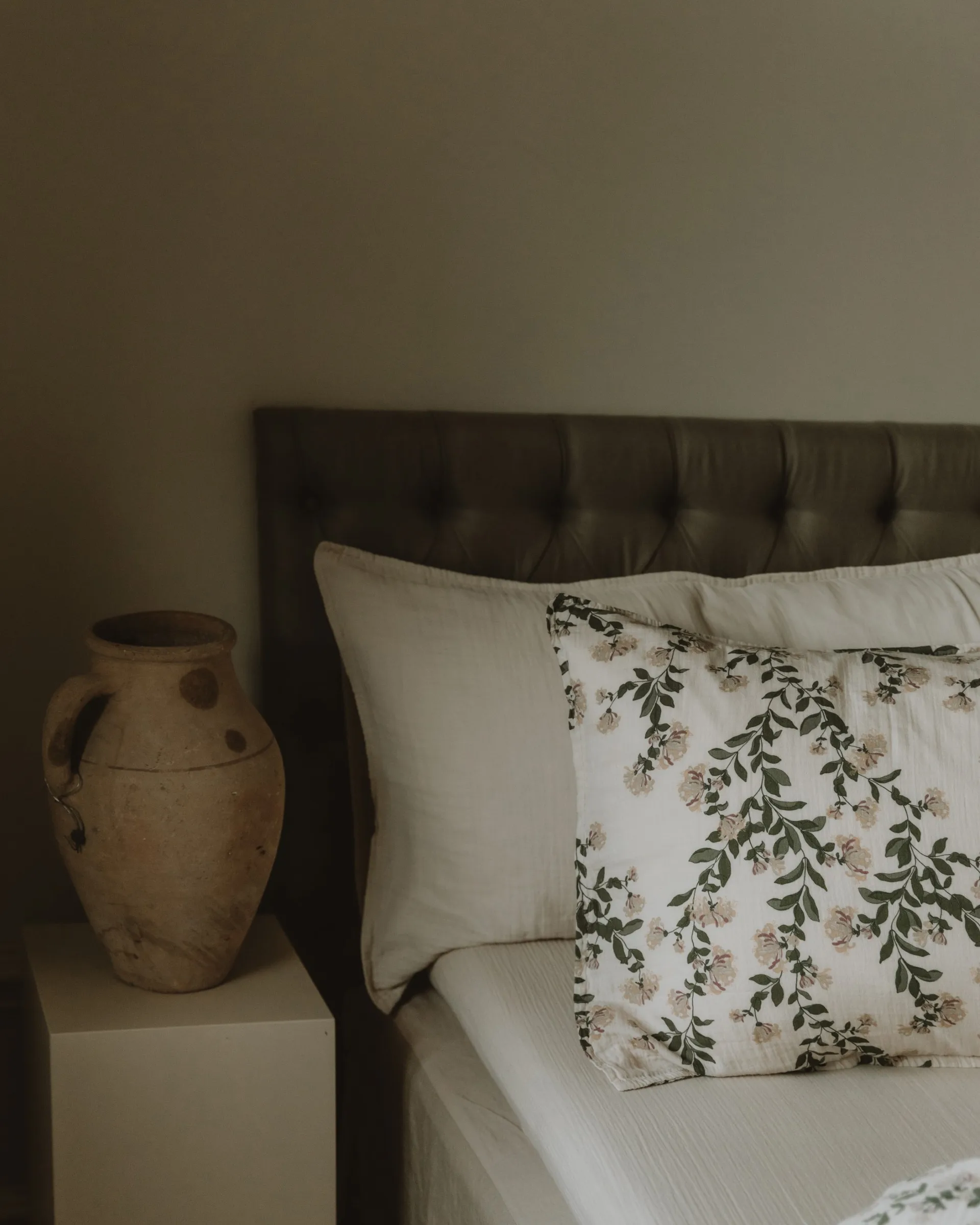 Eggshell Muslin dra-på-laken, 90x200x30 cm Garbo&Friends