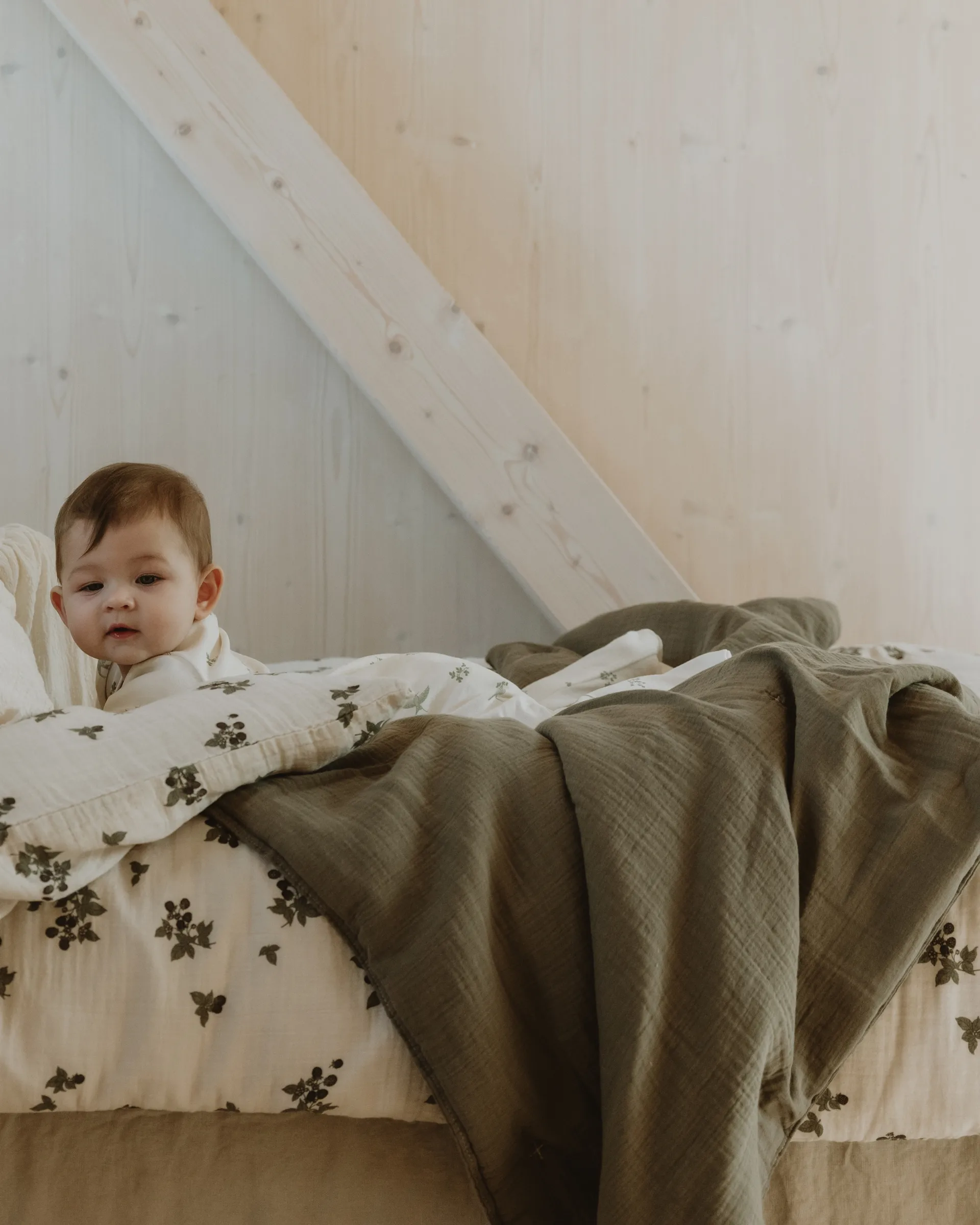 Geranium Muslin polstret pledd, 100x140 cm Garbo&Friends