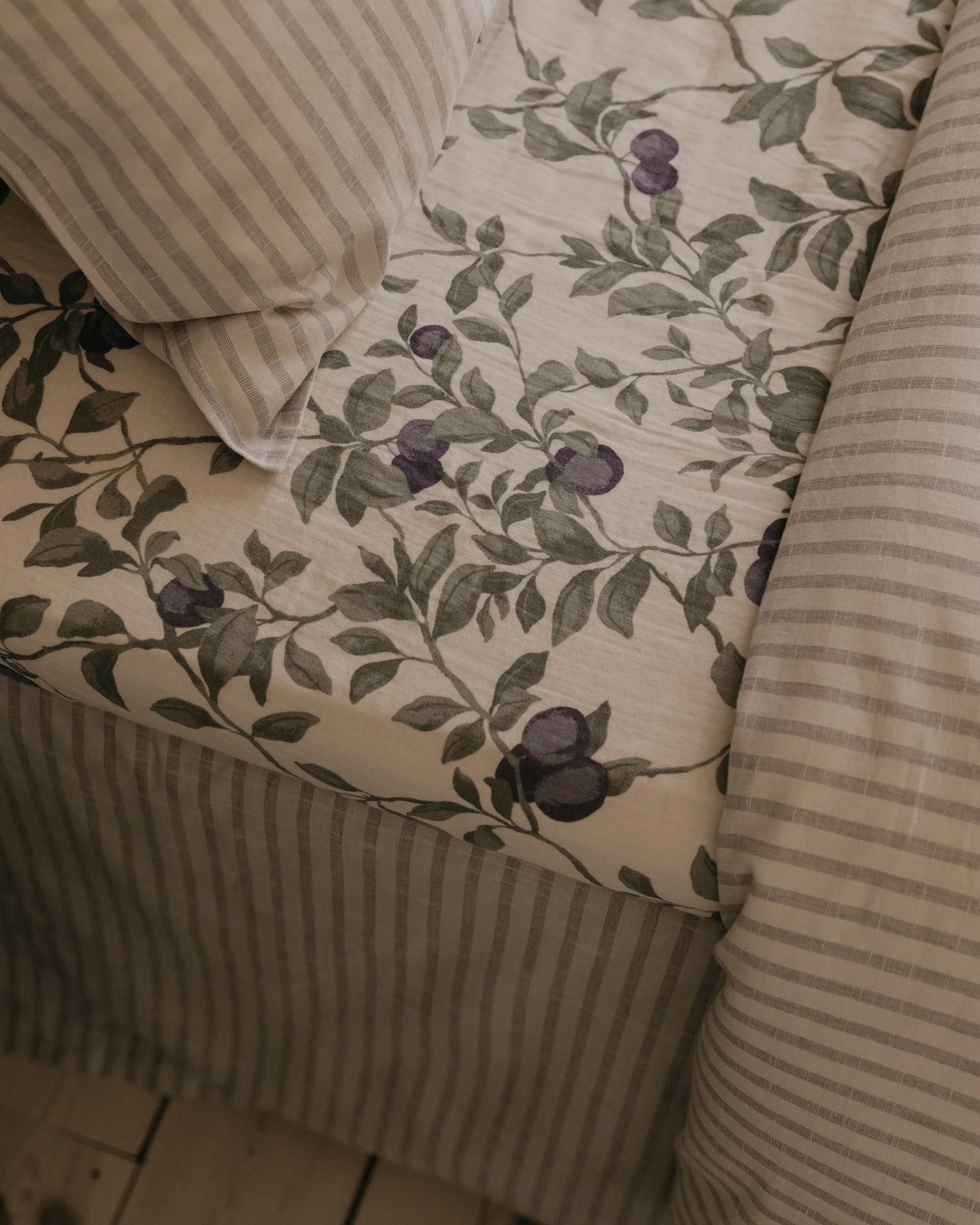 Plum Muslin dra-på-laken, 70x140x20 cm Garbo&Friends