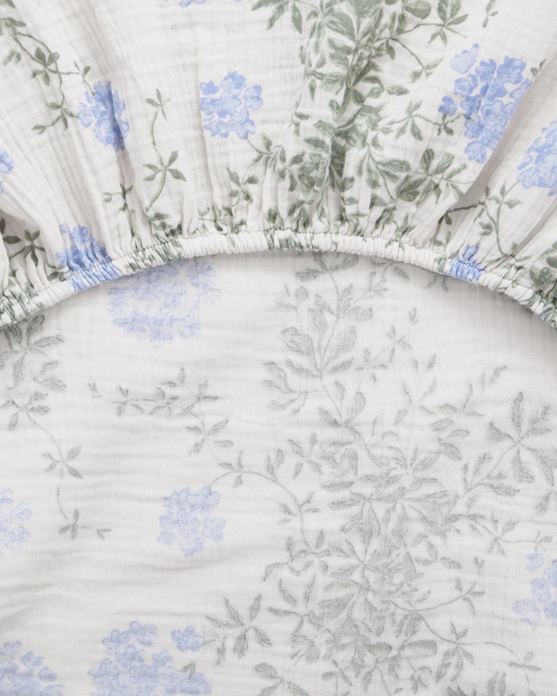 Plumbago Muslin dra-på-laken, 60x120x20 cm Garbo&Friends