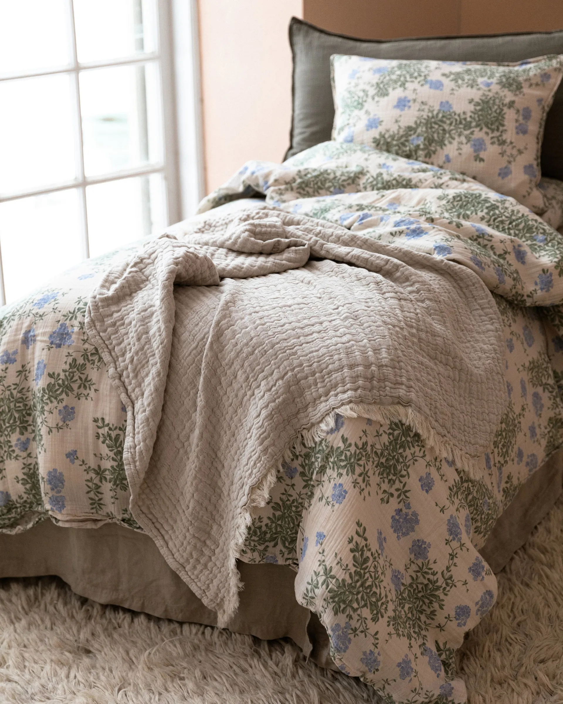 Plumbago Muslin sengesett, 140x200 cm/50x70 cm Garbo&Friends