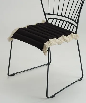 Garden Glory sittepute med frynser - Svart, offwhite frynser, 38x40 cm - Garden Glory