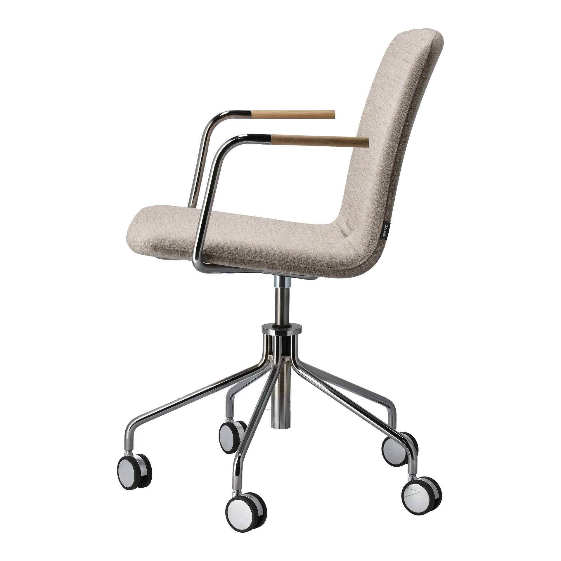 Day karmstol med dreiestativ krom, Eik-natural-H&S-stoff foss 0212 Gärsnäs