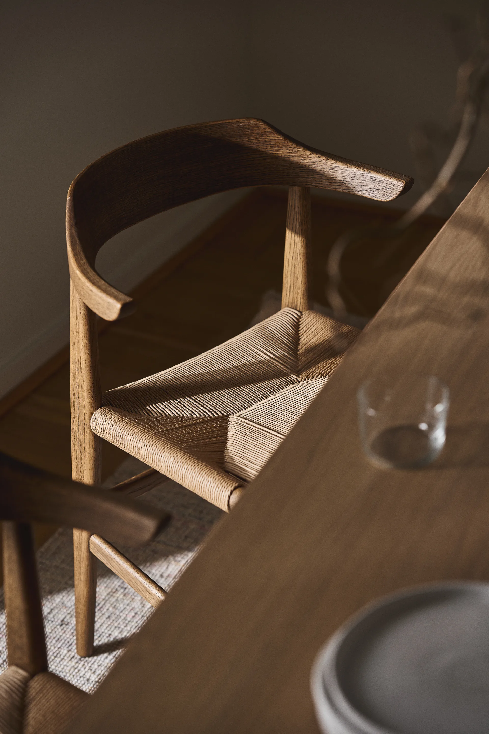 Hedda karmstol, Eik-black-papirsnor natur Gärsnäs