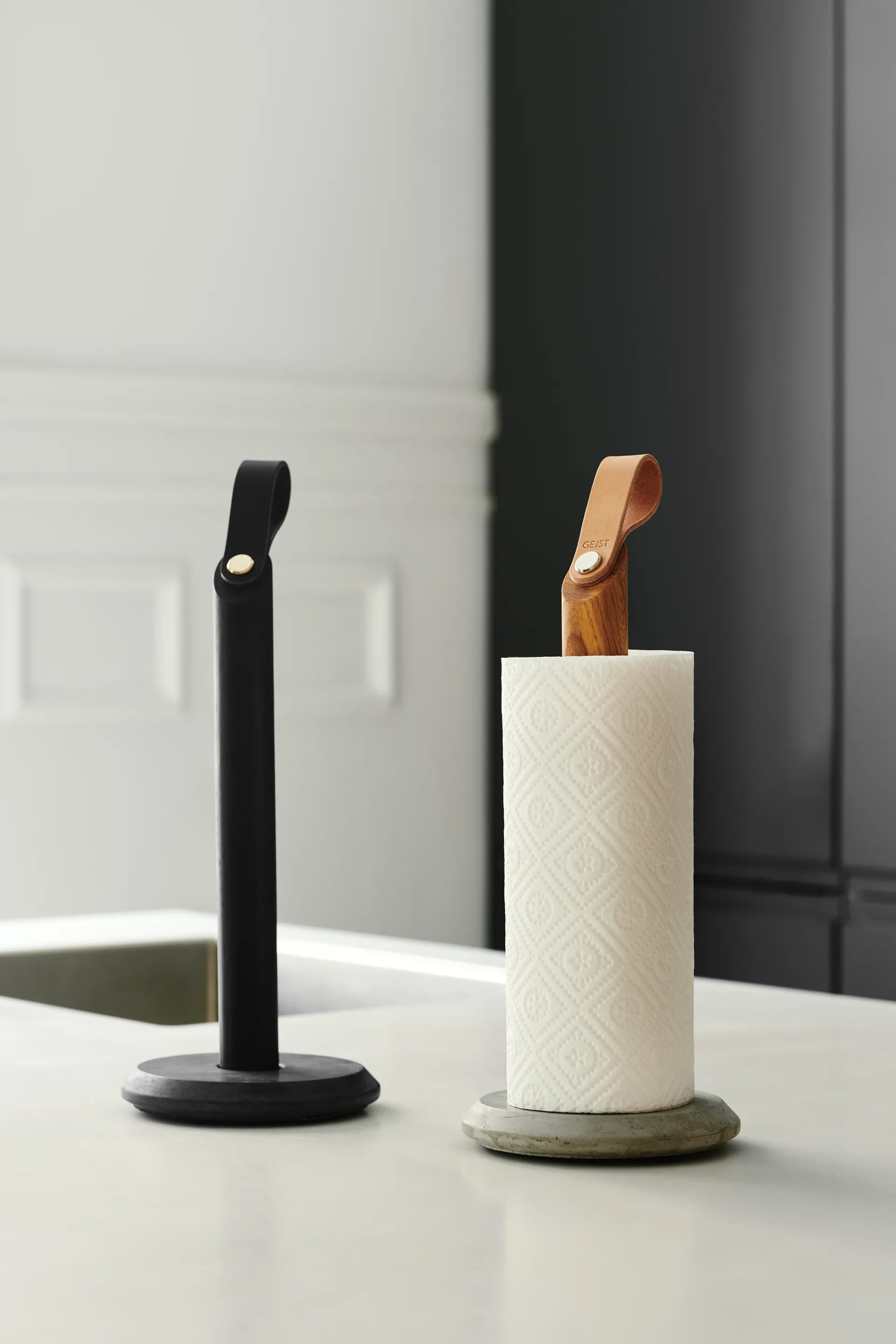 Grab tørkerullholder, Eik Gejst