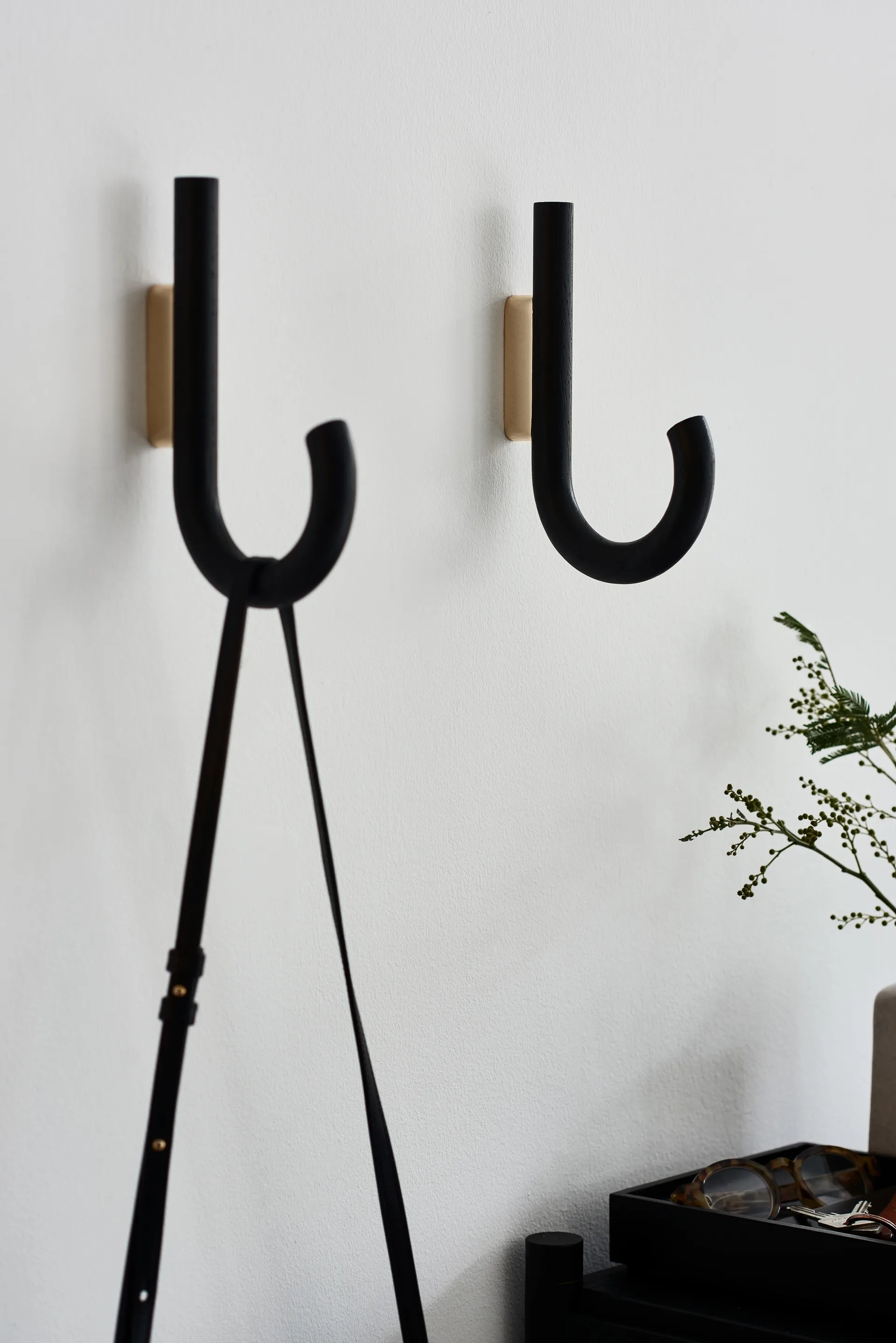 Hook krok 19 cm, Sortbeiset eik-messing Gejst