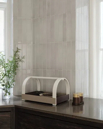 Kydo brett med håndtak 40,5x27x23,5 cm - Mørk eik-beige white - Gejst