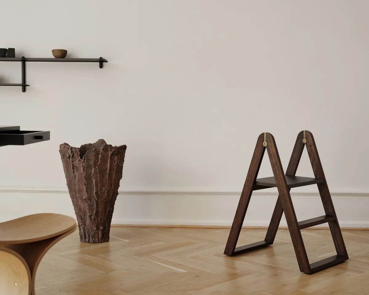 Reech stepladder stige, Mørk ask Gejst