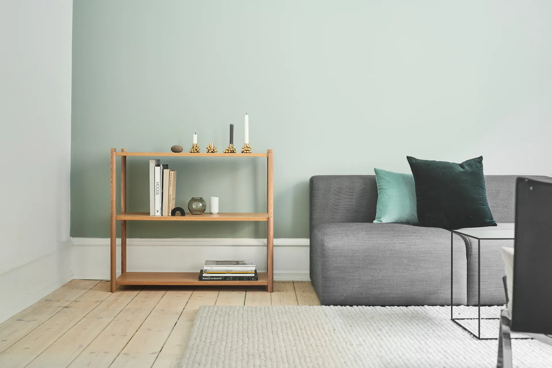 Sceene bookcase A, Lys eik Gejst