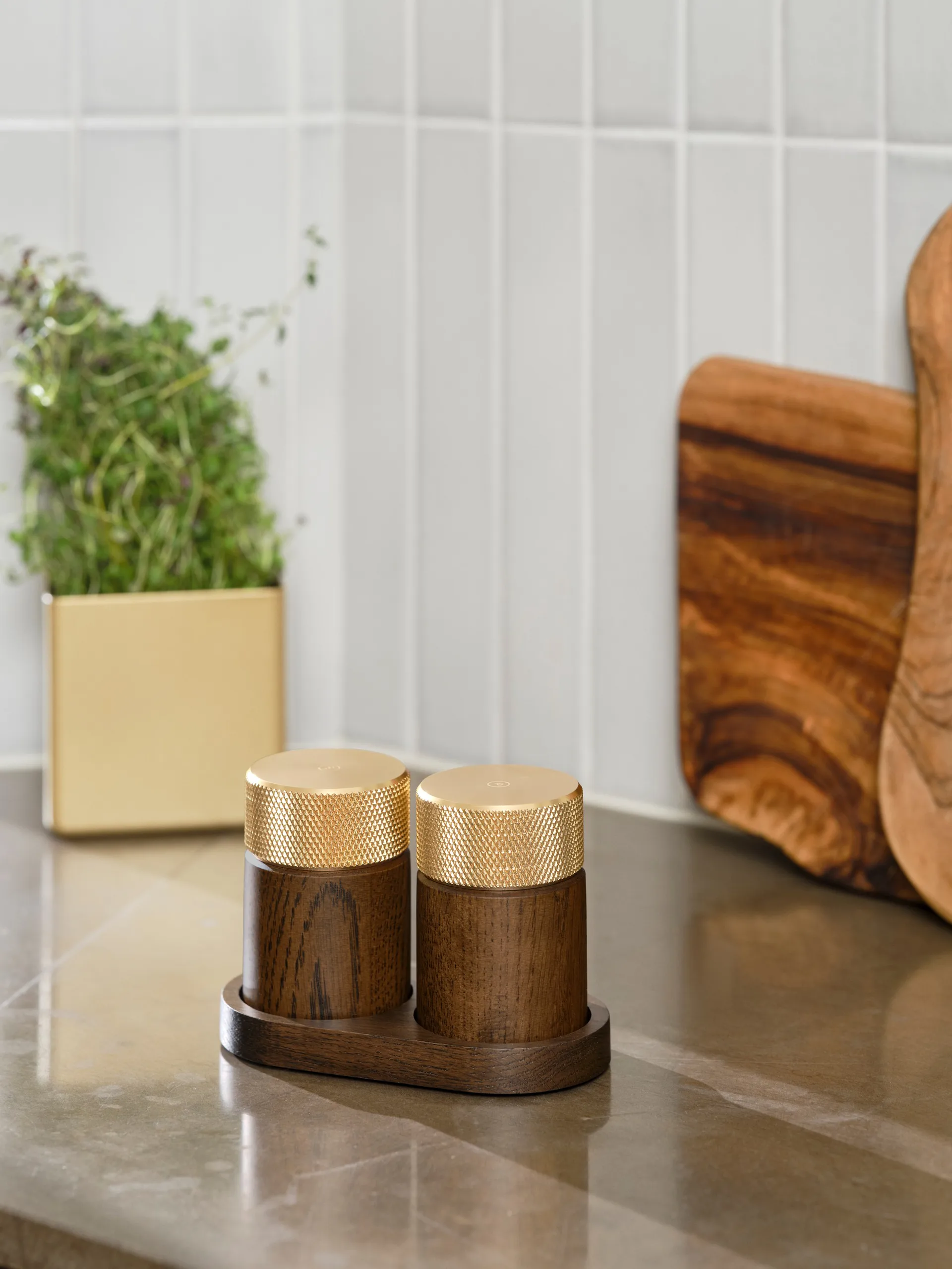 Sina salt- og pepperkvern 6 cm, Mørk ask-messing Gejst