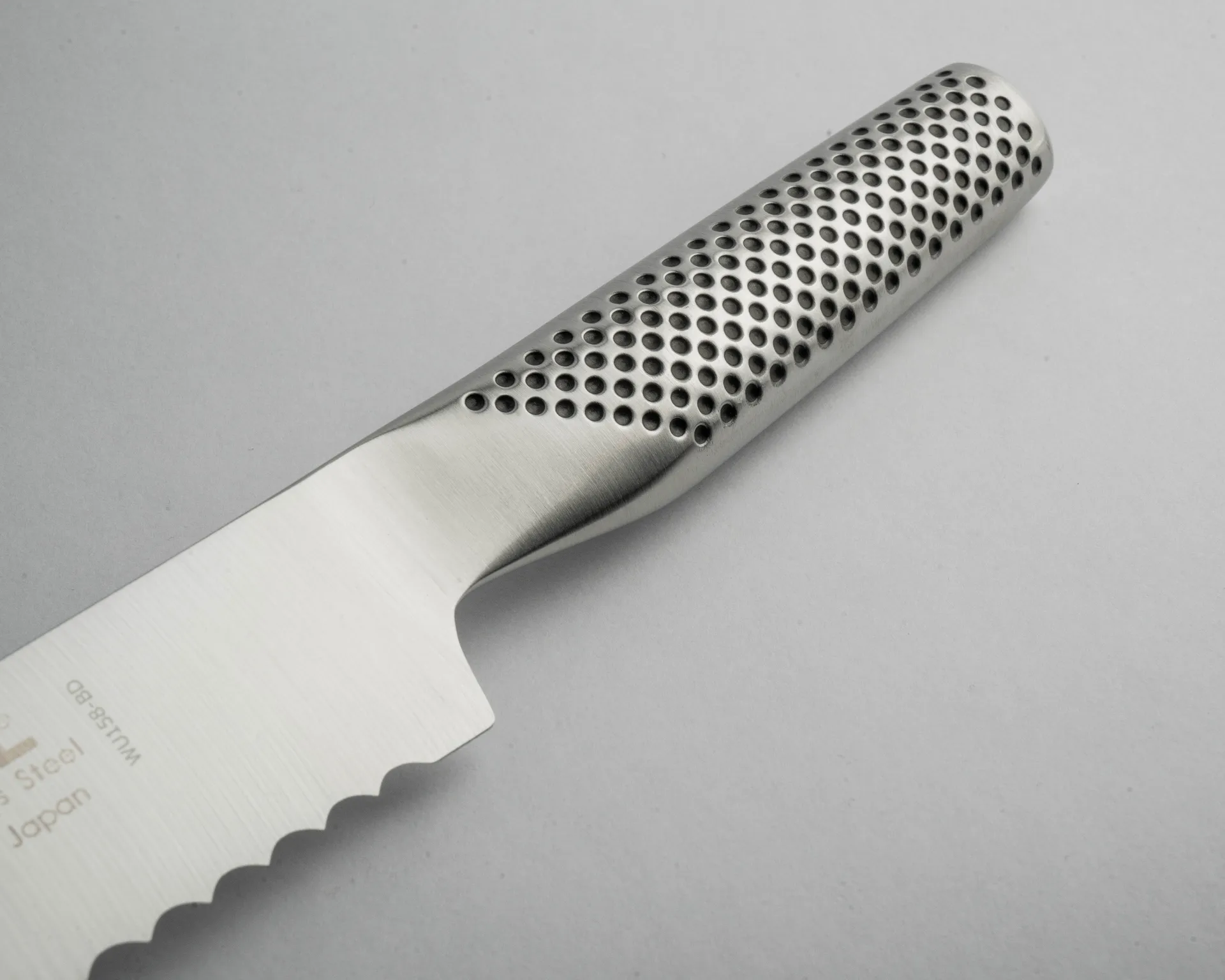 Global G-9R brødkniv 22 cm tagget, rustfritt stål Global