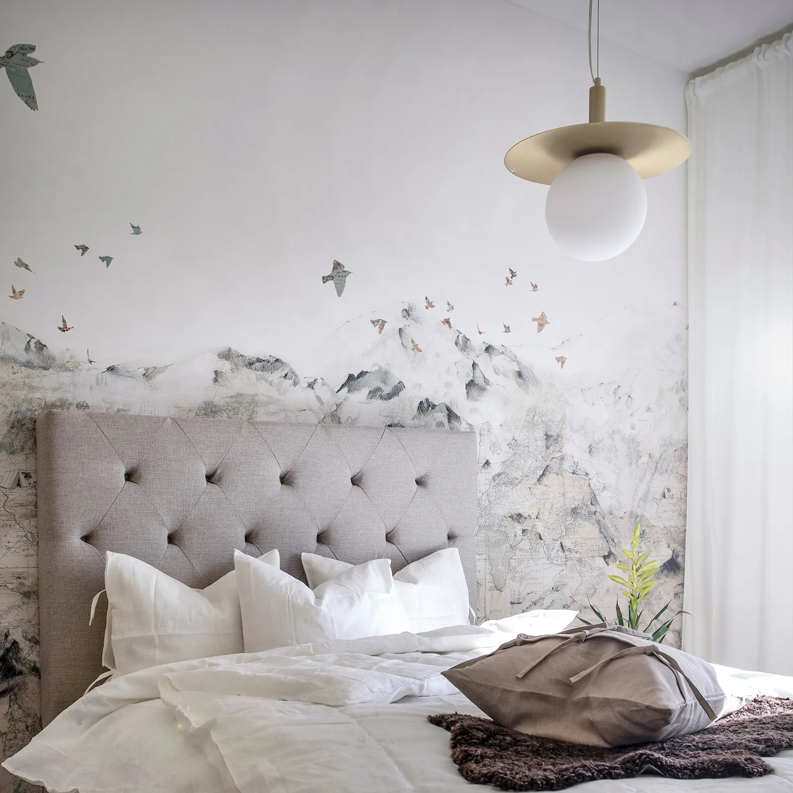 Art Deco taklampe, Messing-opalglass Globen Lighting