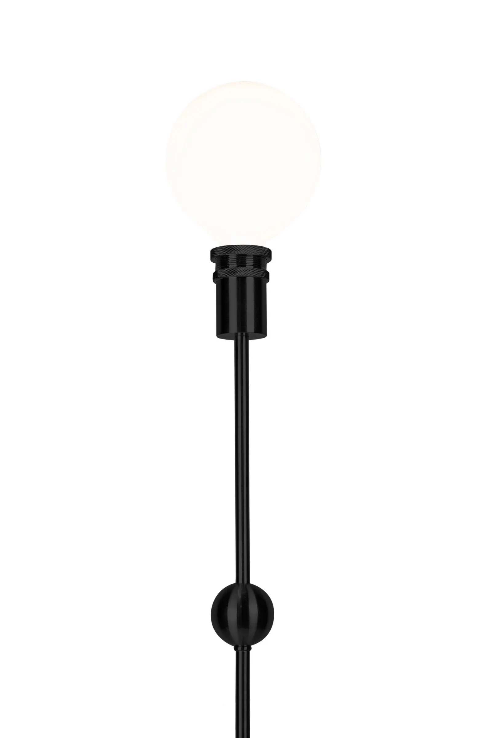 Astrid lampestativ 130 cm, Svart Globen Lighting
