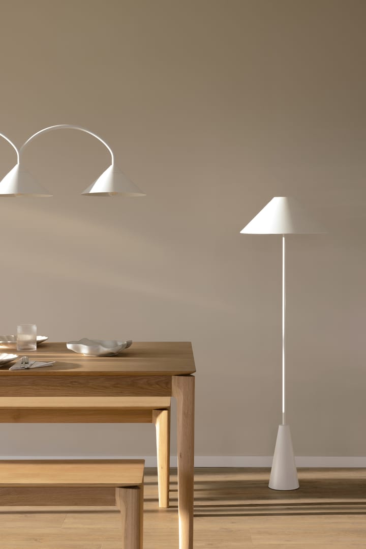 Cannes gulvlampe 140 cm, Hvit Globen Lighting