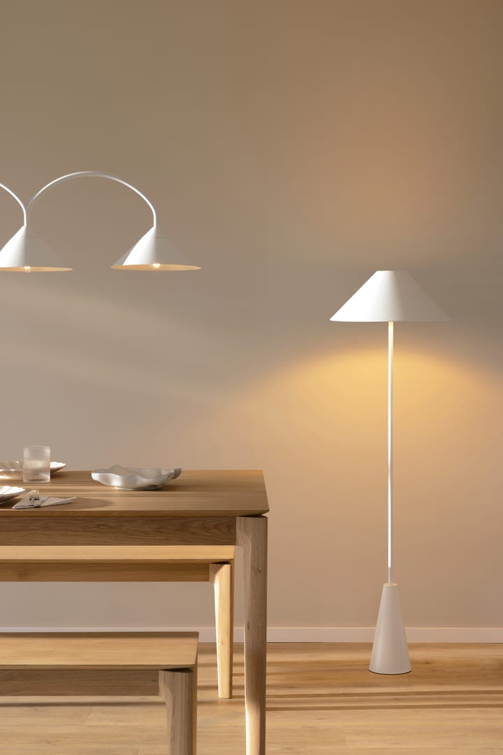 Cannes gulvlampe 140 cm, Hvit Globen Lighting