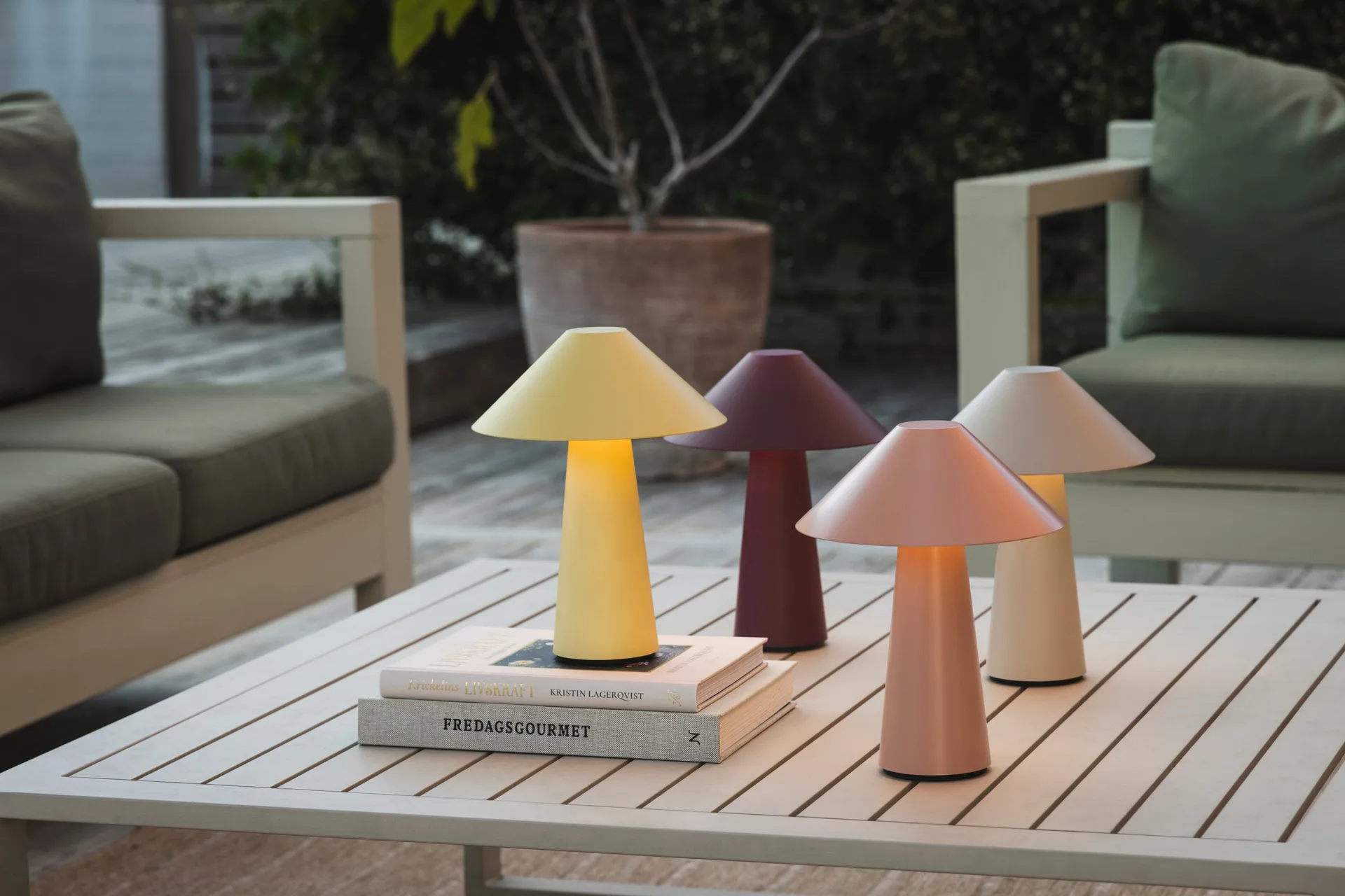 Cannes portabel bordlampe, Havregul Globen Lighting