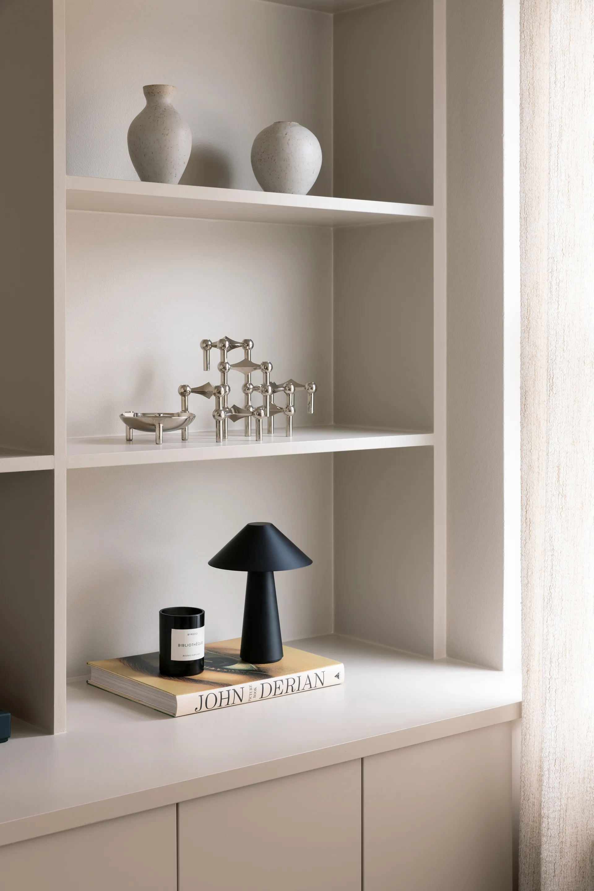 Cannes portabel bordlampe, Svart Globen Lighting