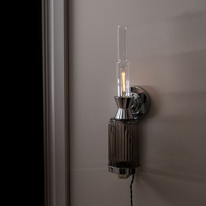 Ester vegglampe, røyk/krom Globen Lighting