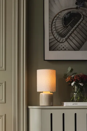 Florian bordlampe - Hvit bouclé/beige, Ø20x39 cm - Globen Lighting