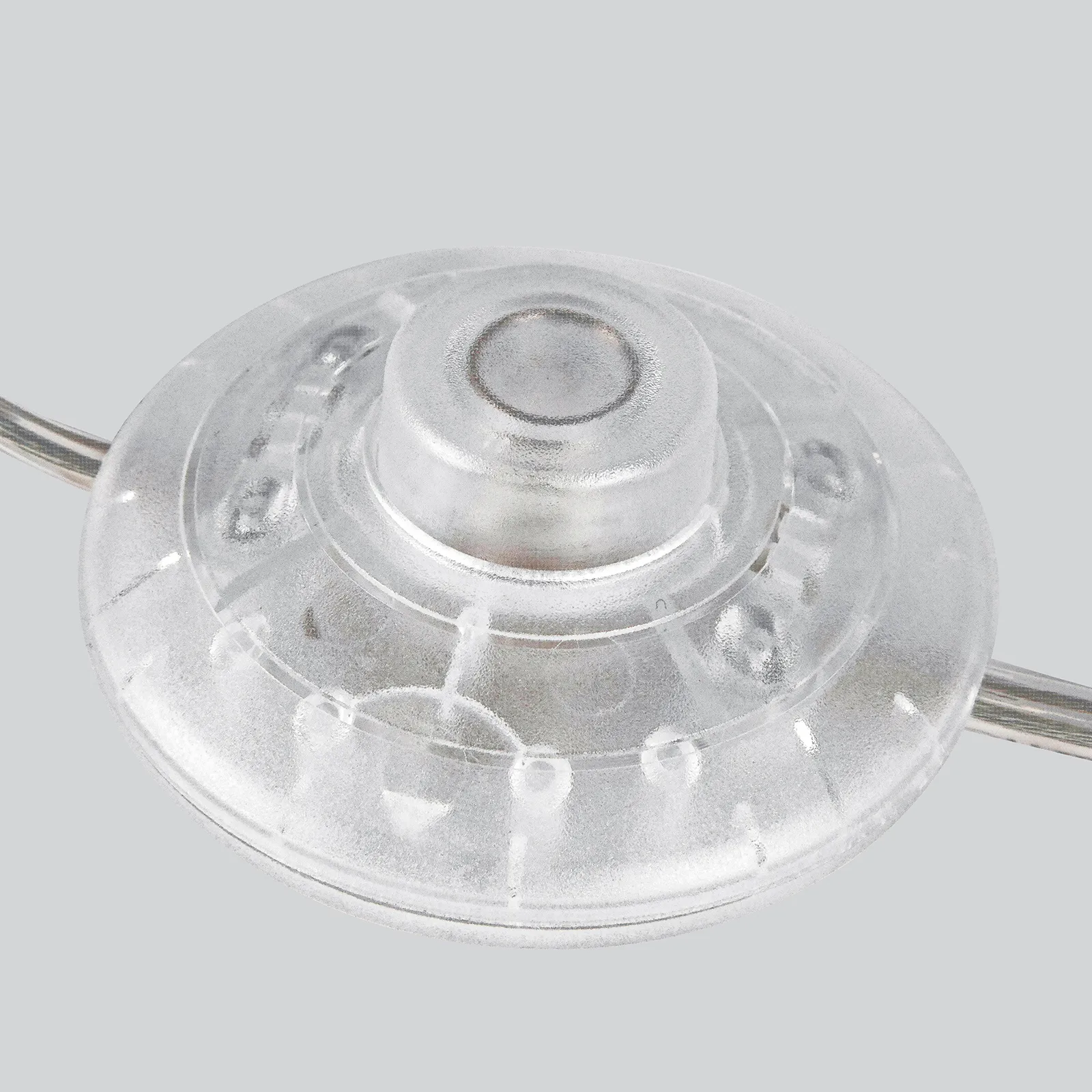 Frans gulvlampe, Hvit-messing Globen Lighting