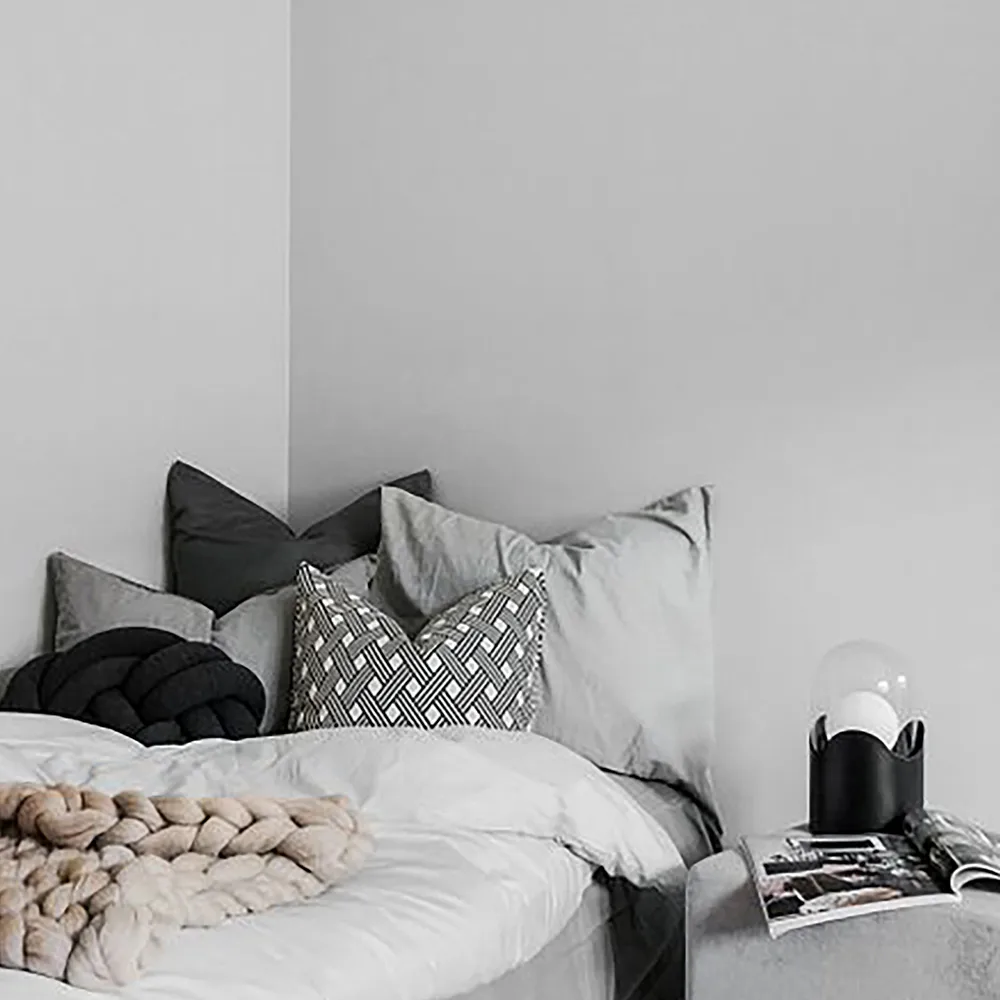 Ghost bordlampe, beige, klart glass Globen Lighting