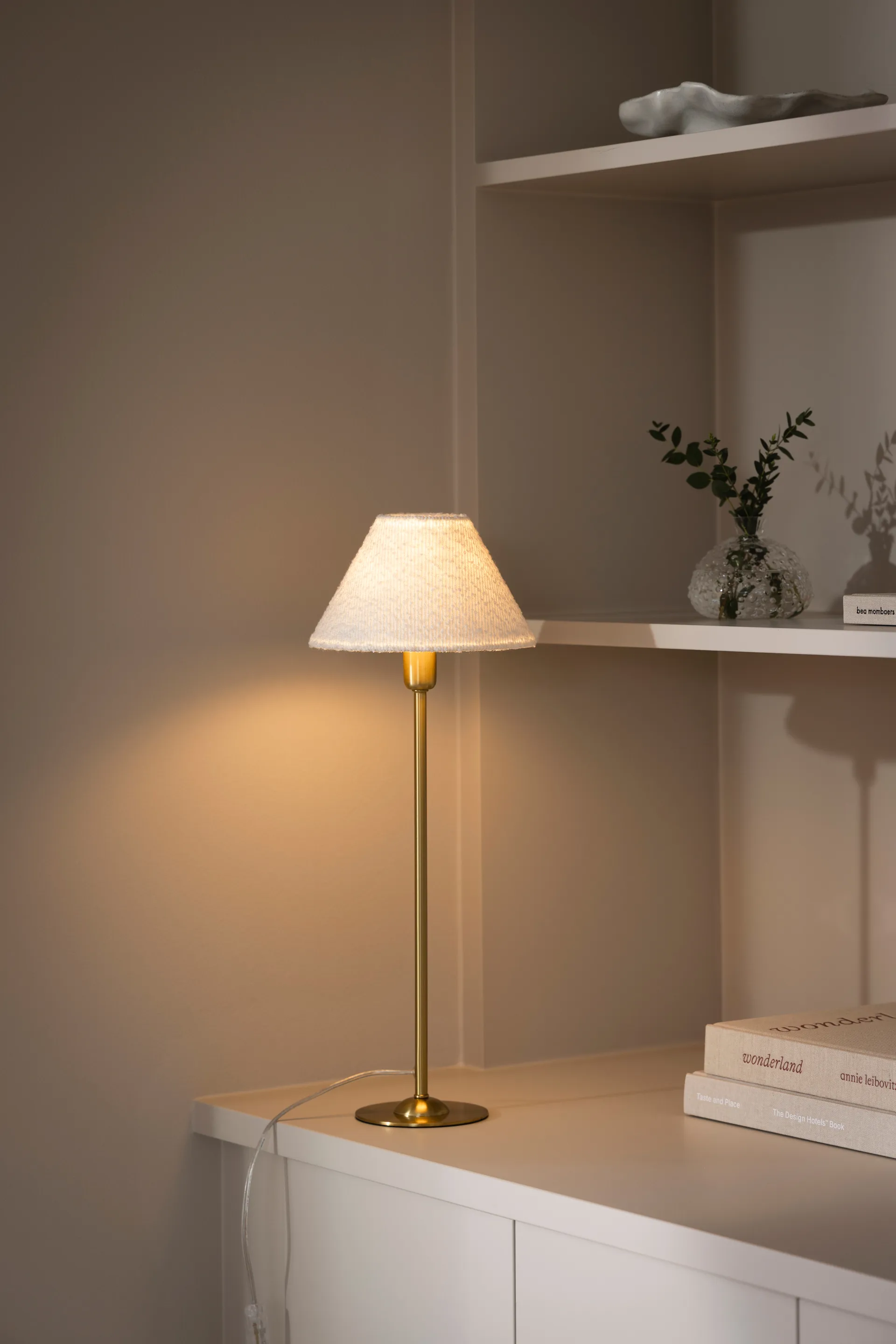 Iris 20 lampeskjerm, Bouclé hvitvit Globen Lighting