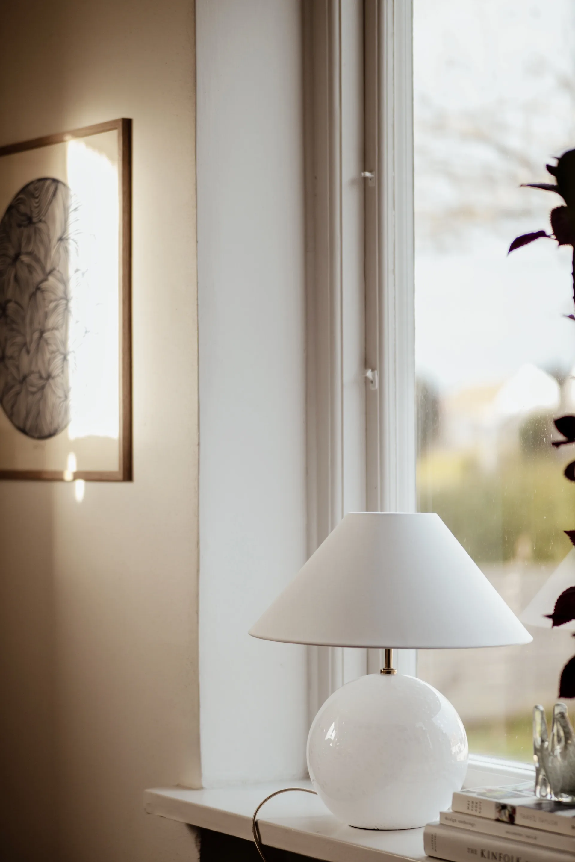 Iris 35 bordlampe 39 cm, Hvit Globen Lighting