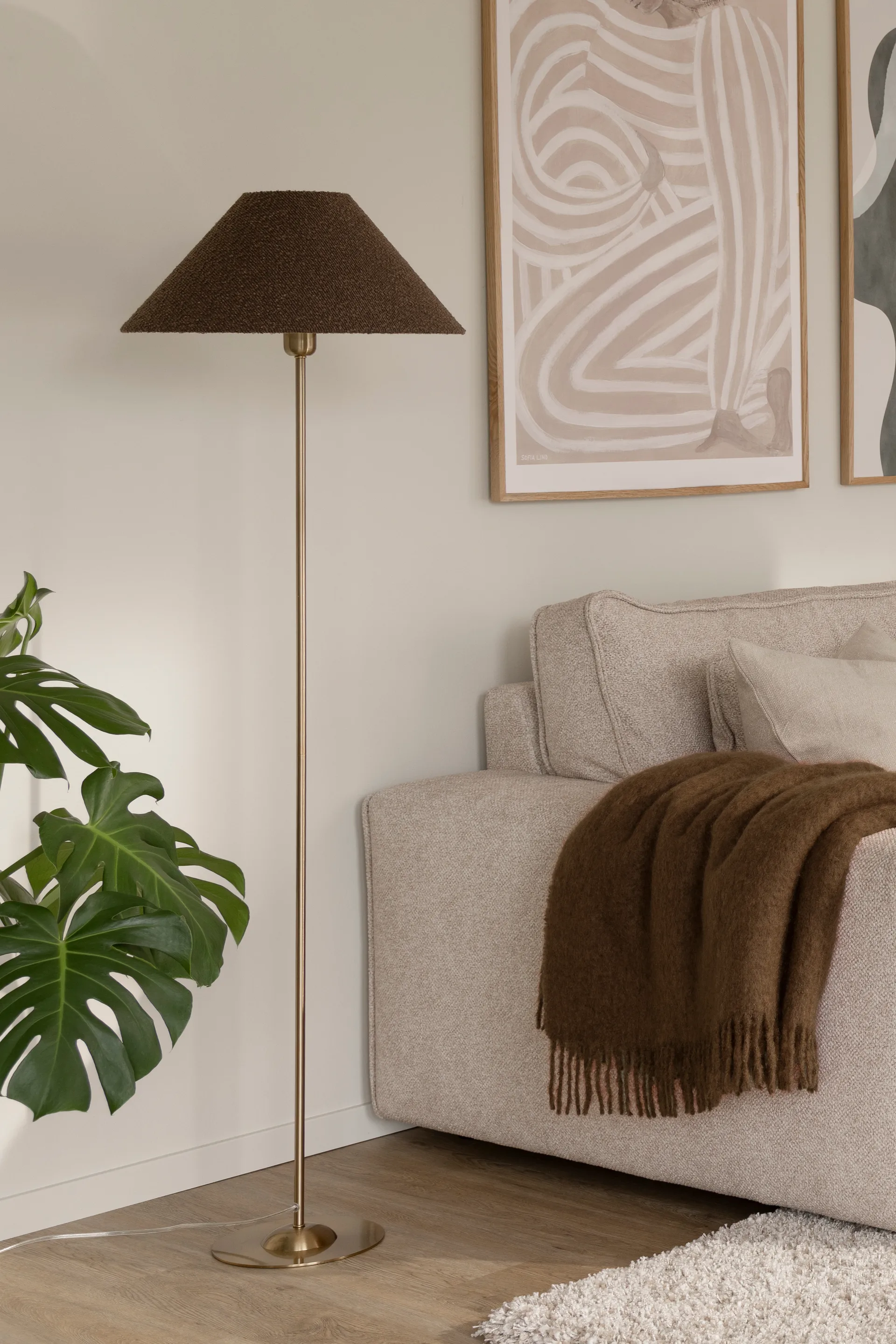 Iris gulvlampefot, Børstet messing Globen Lighting