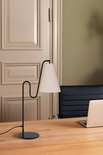 Lou bordlampe - Hvit bouclé-svart - Globen Lighting