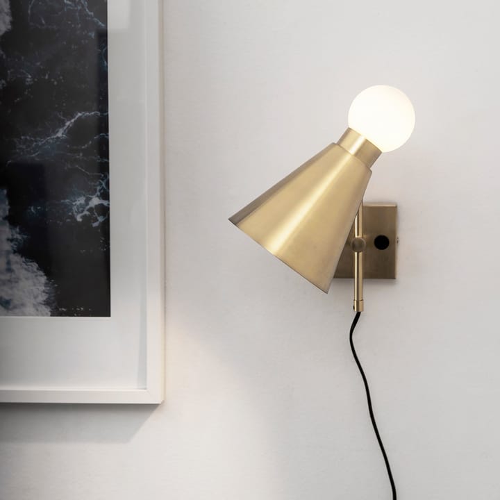 Ludo vegglampe, Børstet messing Globen Lighting