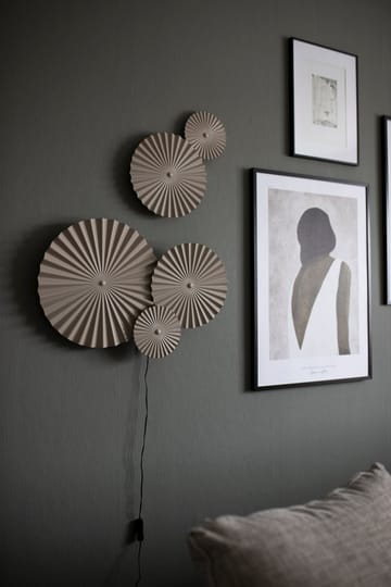Omega vegglampe - Mud - Globen Lighting