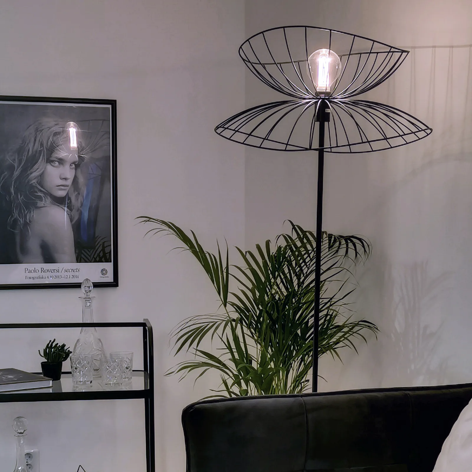 Ray gulvlampe, matt svart Globen Lighting