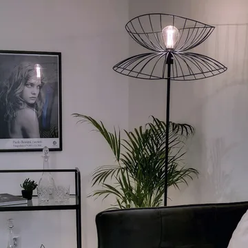 Ray gulvlampe - matt svart - Globen Lighting