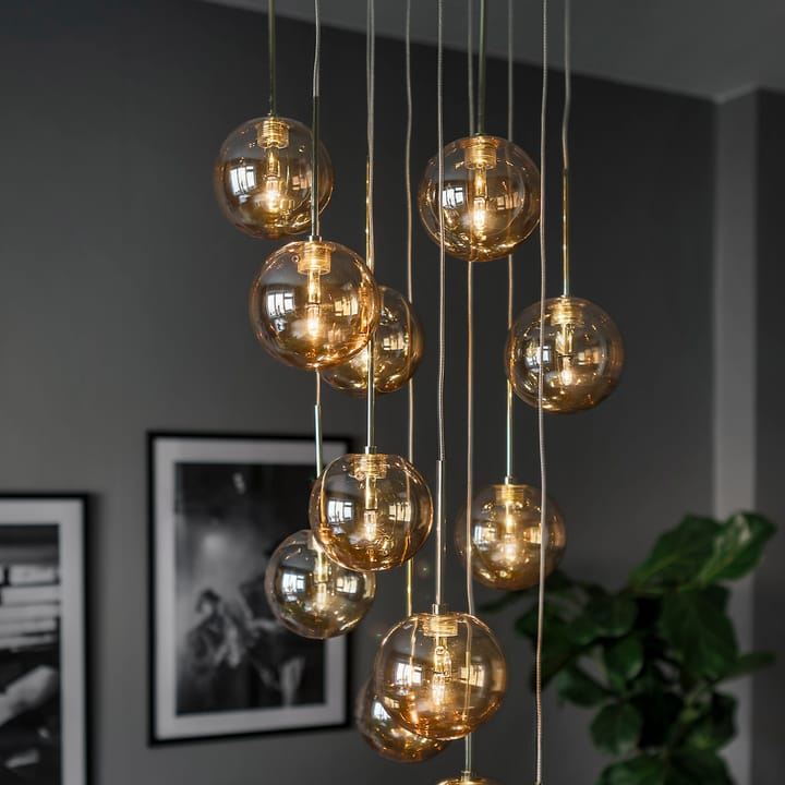 Skyfall takpendel, Amber Globen Lighting