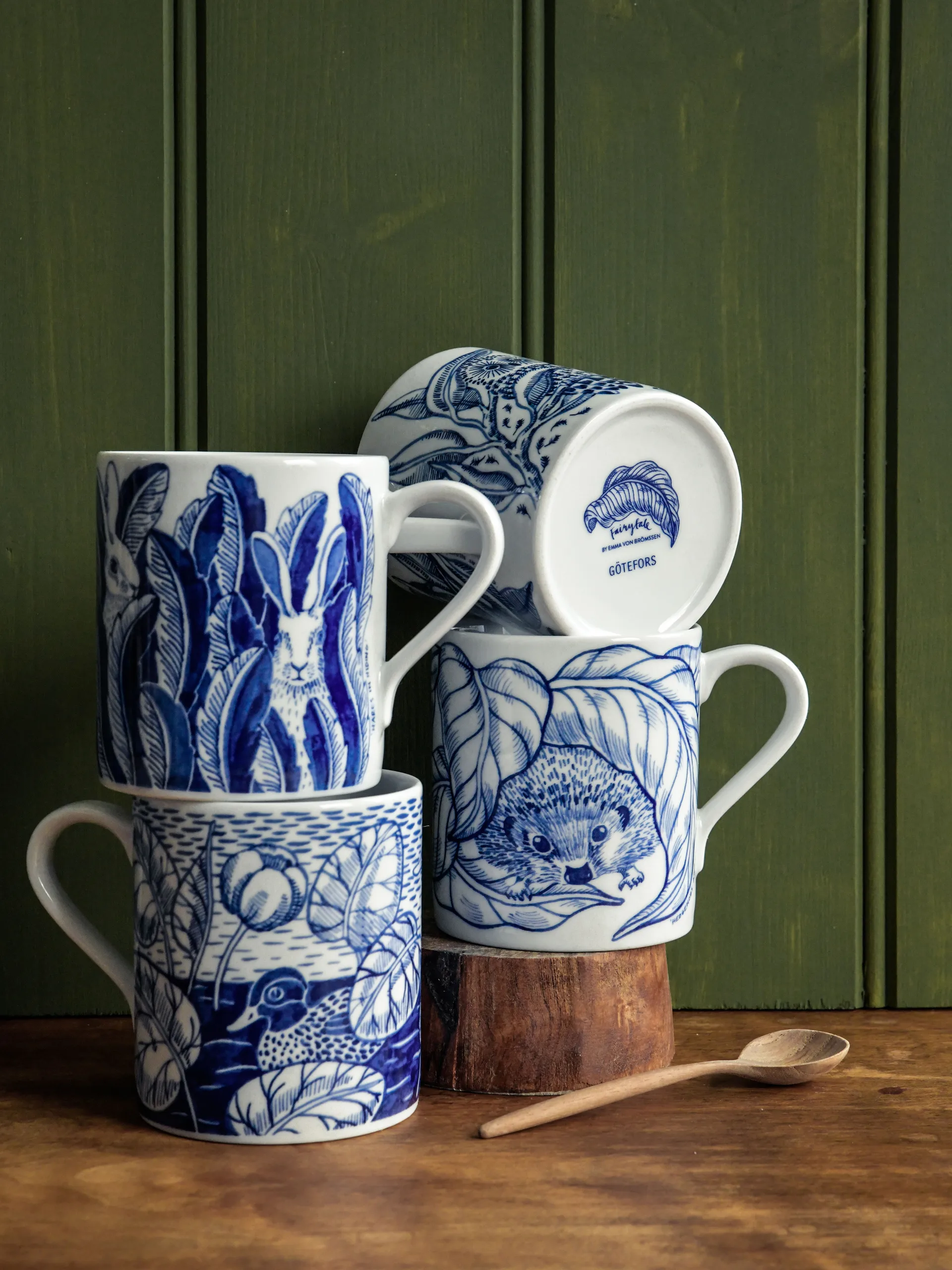 Hedgehogs awakening kopp 35 cl, Blå Götefors Porslin