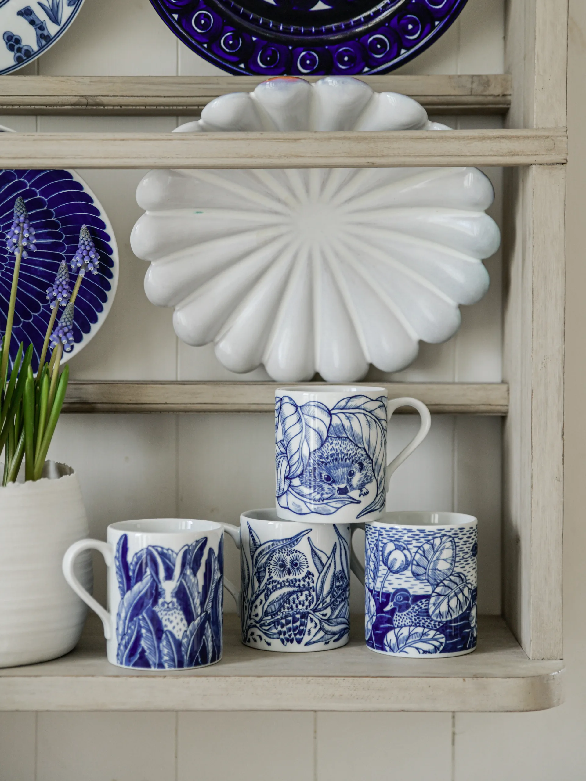 Hedgehogs awakening kopp 35 cl, Blå Götefors Porslin