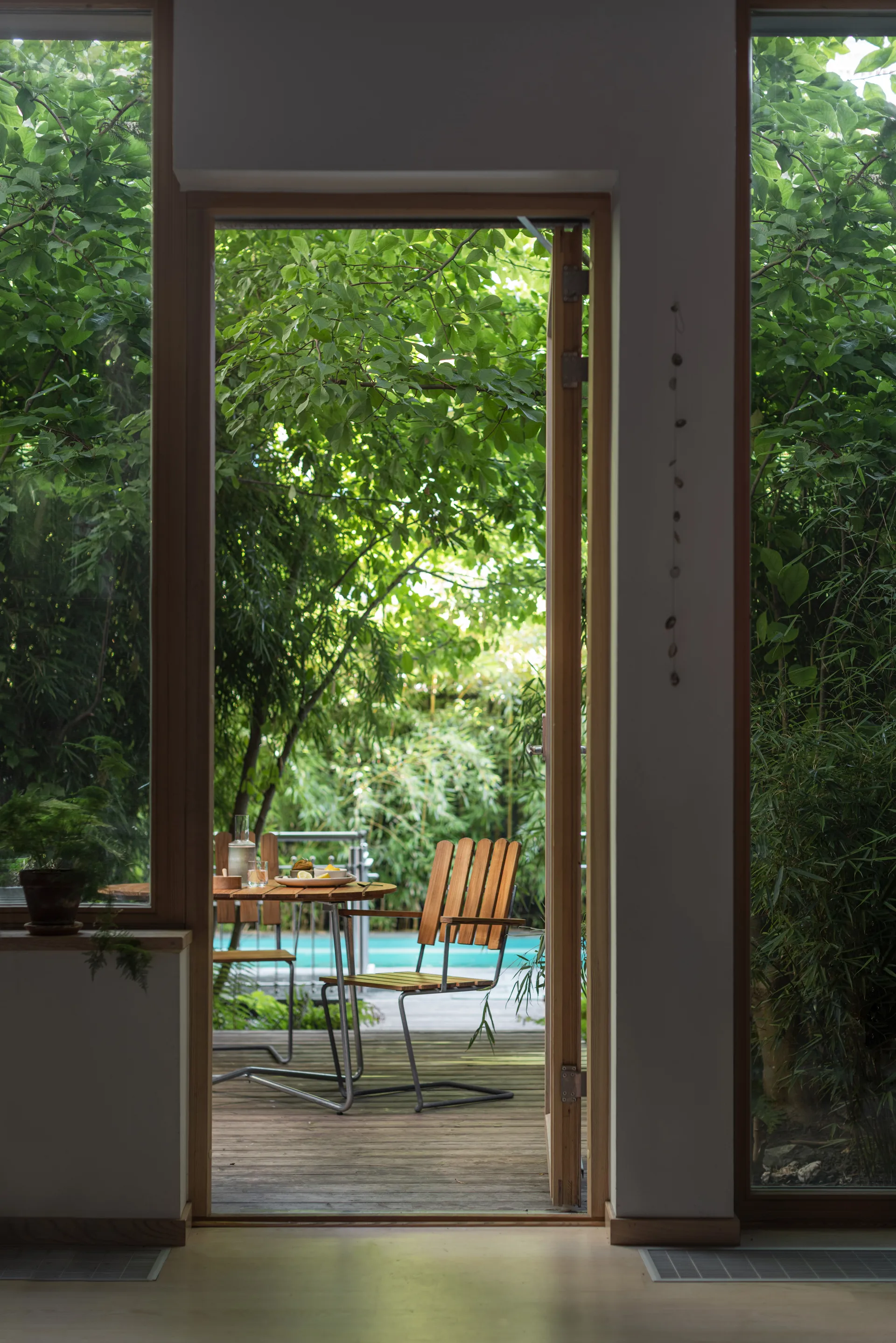 9A spisebord, Teak Ø100 cm Grythyttan Stålmöbler