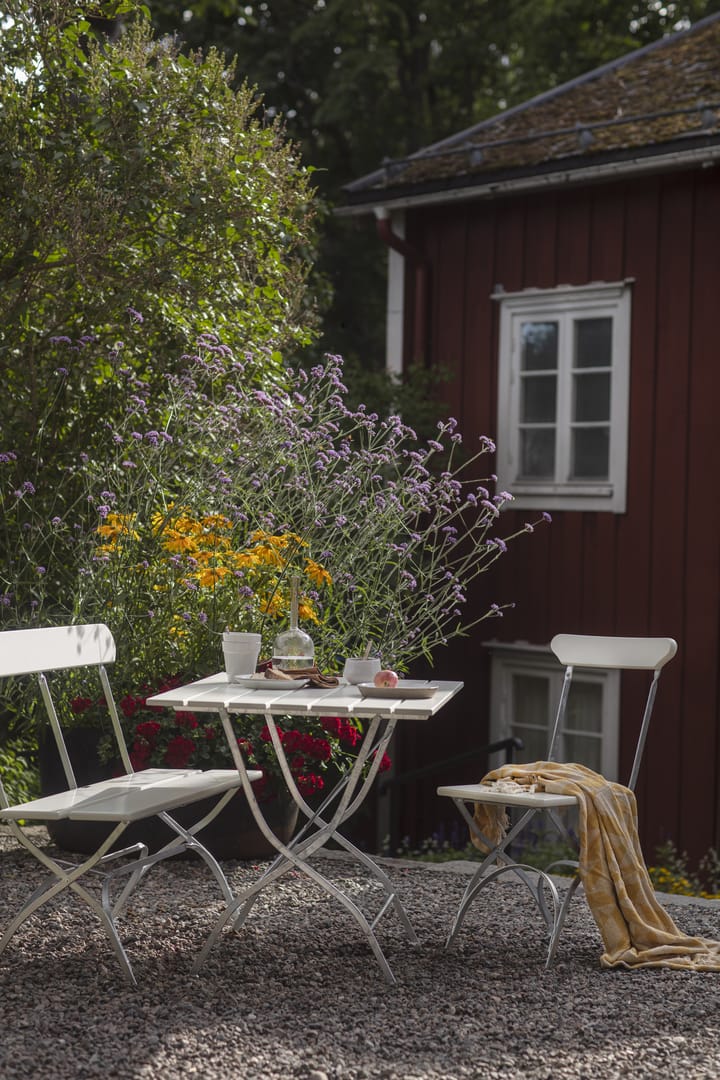 Bryggeribord, Hvit lakkert varmgalvanisert eik Grythyttan Stålmöbler