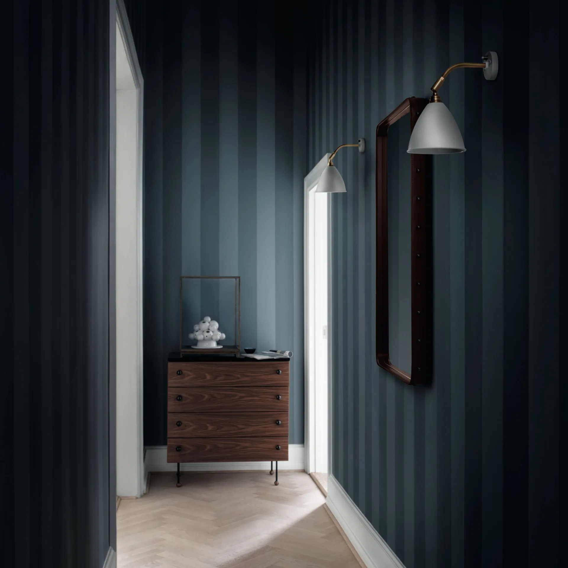 62 Dresser kommode, american walnut, 6 skuffer GUBI