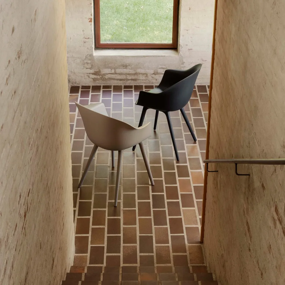 Bat Plastic stol, alabaster white GUBI