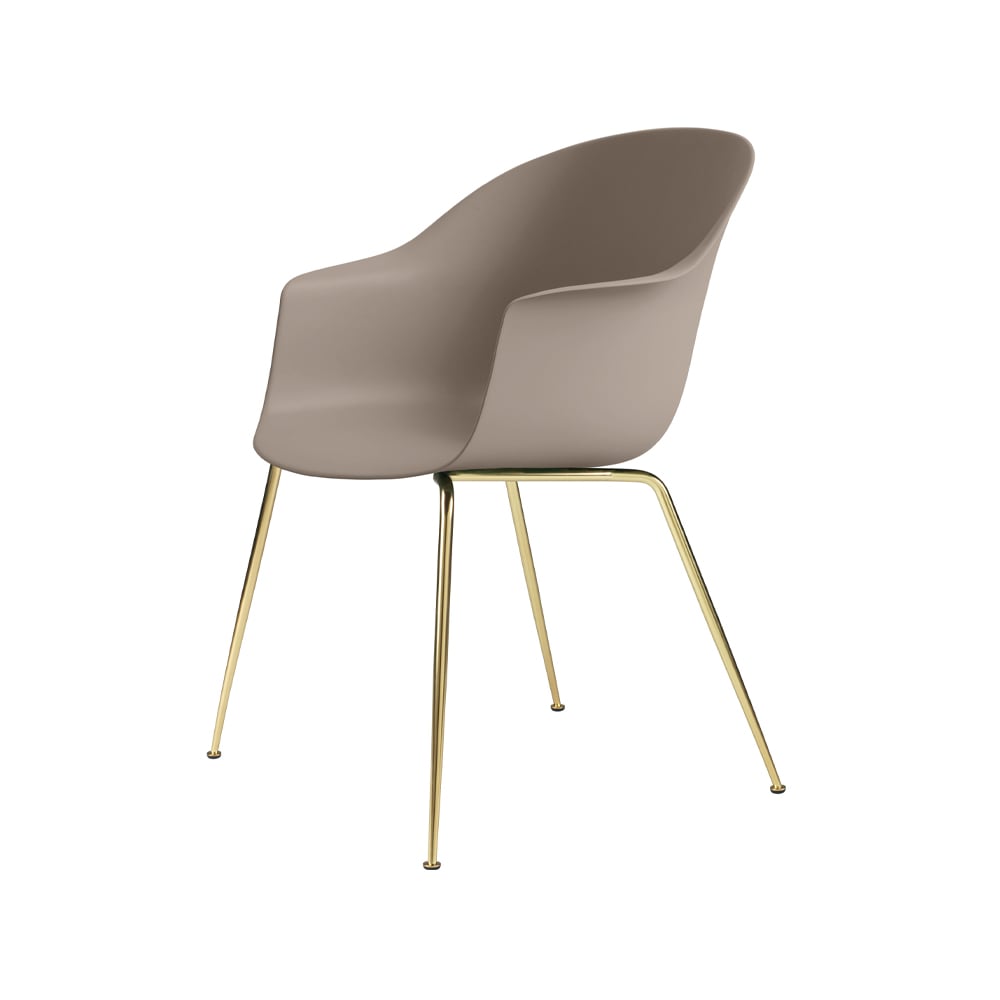 GUBI Bat stol New beige, messingstativ | Skandinavisk Design | Stoler | Beige