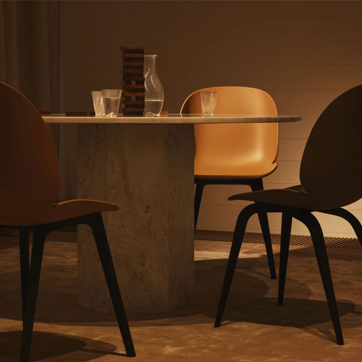 Beetle Plastic stol
, new beige GUBI