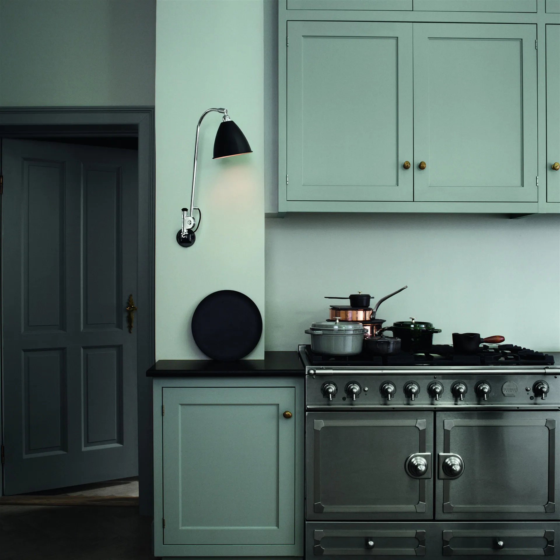 Bestlite BL6 vegglampe, sort-krom GUBI