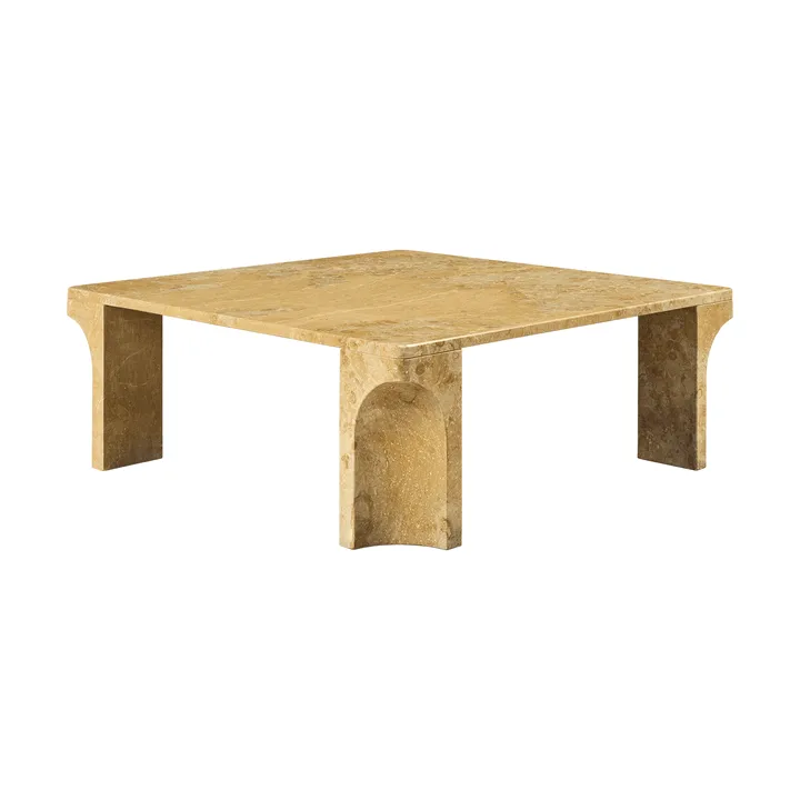 Doric sofabord - Honey Amber marmor, 80x80 cm - GUBI