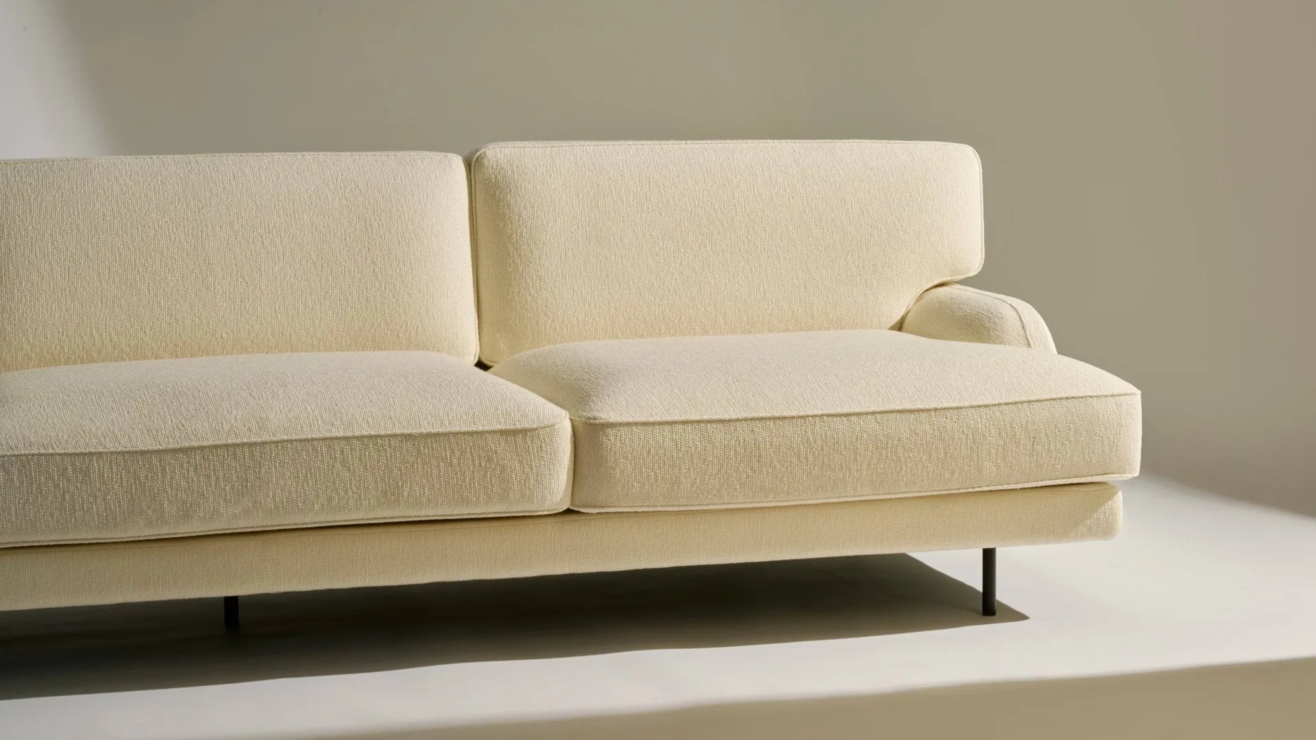 Flaneur 2-seters sofa, Bouclé-matt svart, 3-seter GUBI