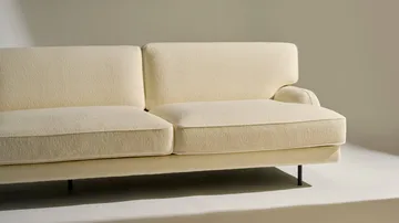 Flaneur 2-seters sofa - Bouclé-matt svart, 3-seter - GUBI