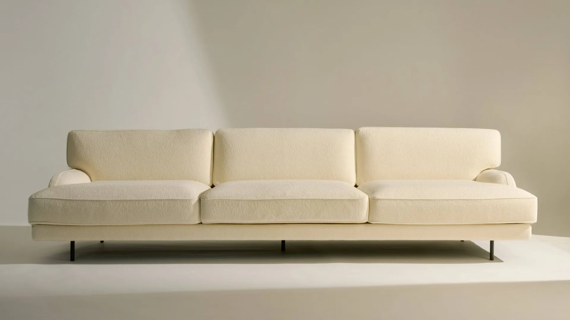 Flaneur 2-seters sofa, Bouclé-matt svart, 3-seter GUBI