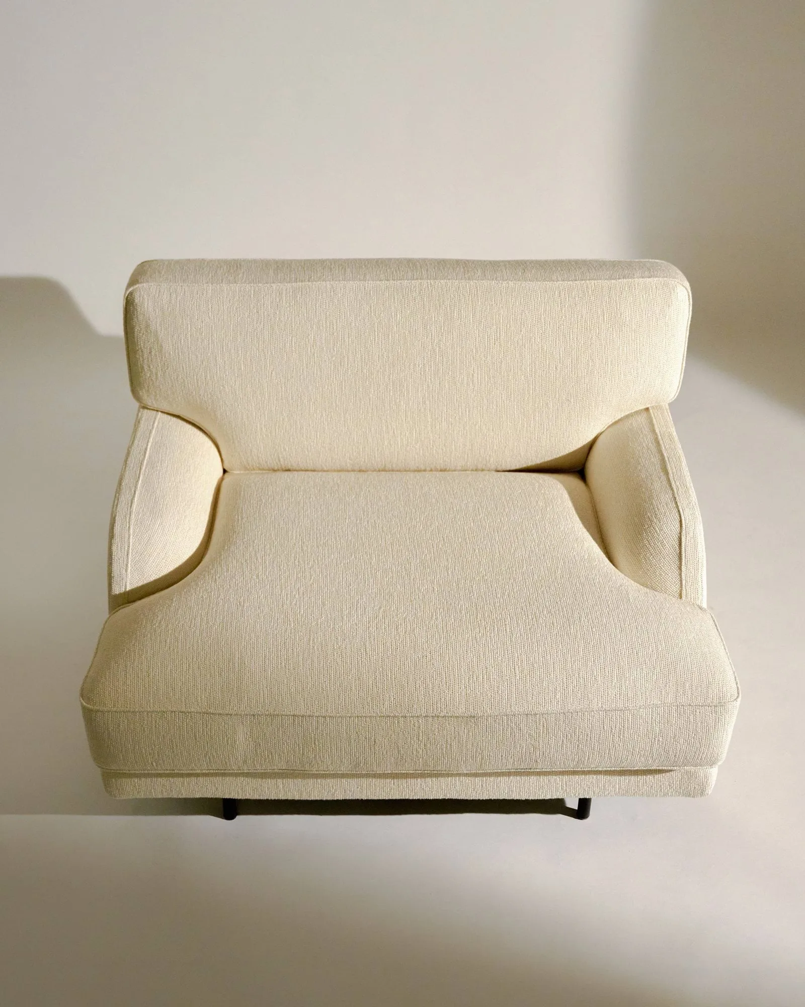Flaneur loungelenestol, Bouclé 001-matt svart GUBI