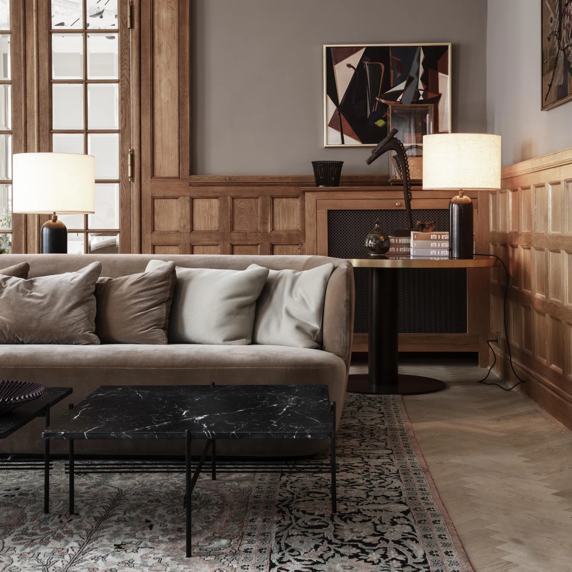 Grahvity L bordlampe, blackend steel + hvit skjerm GUBI